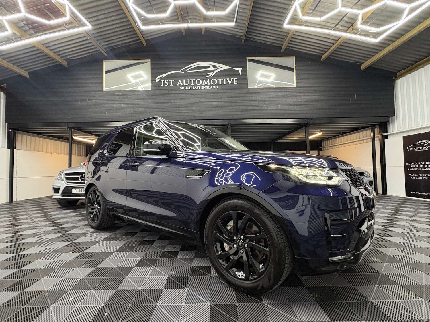 Used Land Rover Discovery 2018 for sale - 76642992: Photo 5