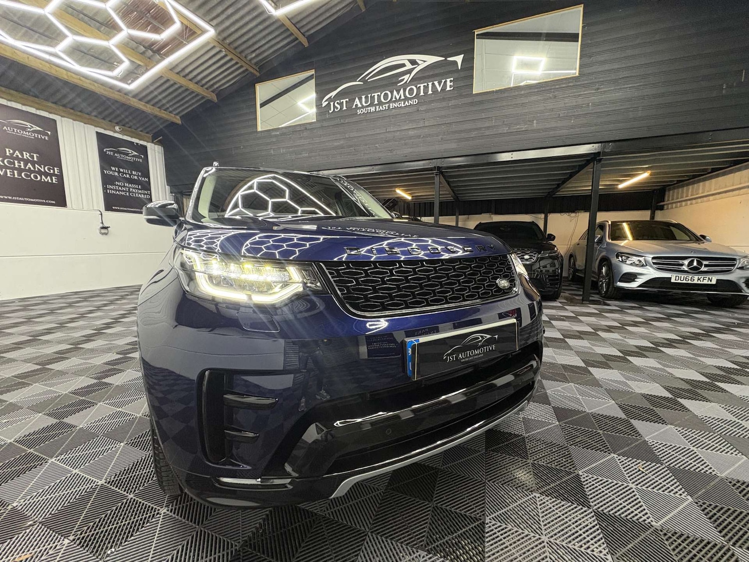 Used Land Rover Discovery 2018 for sale - 76642992: Photo 6