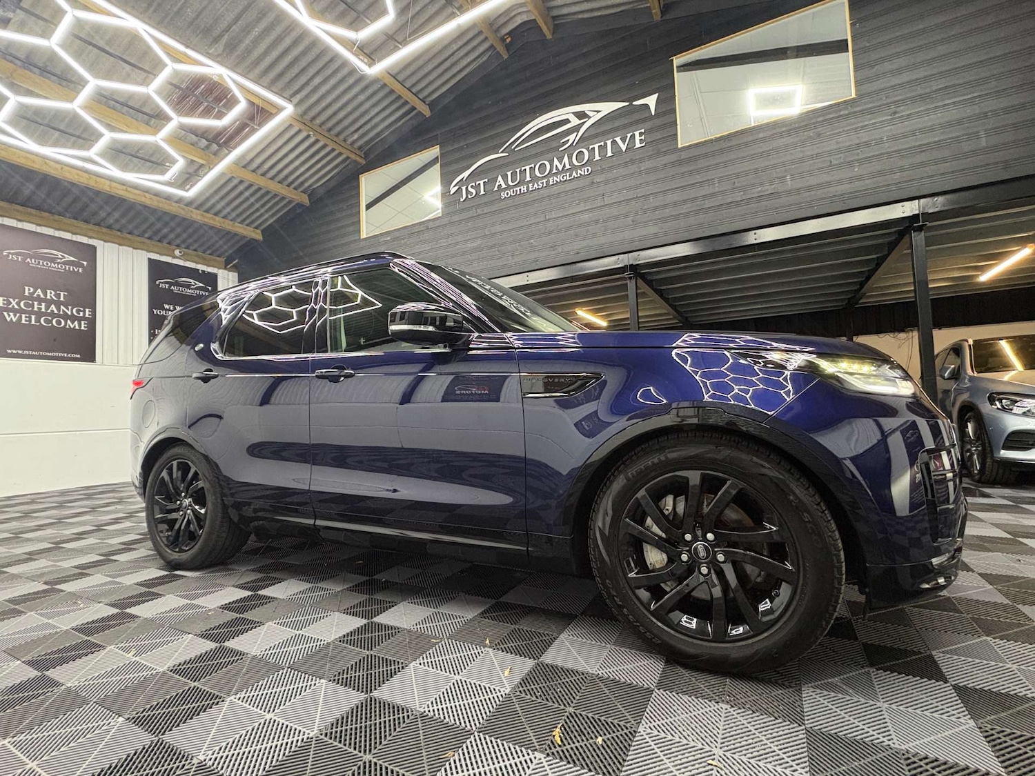 Used Land Rover Discovery 2018 for sale - 76642992: Photo 7