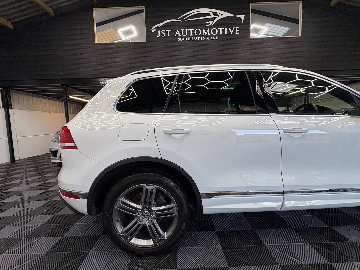 Used Volkswagen Touareg 2016 for sale - 76693594: Photo 10