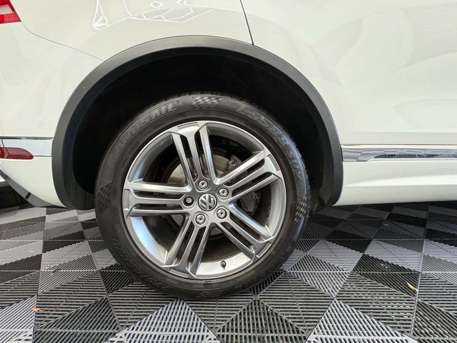 Used Volkswagen Touareg 2016 for sale - 76693594: Photo 11