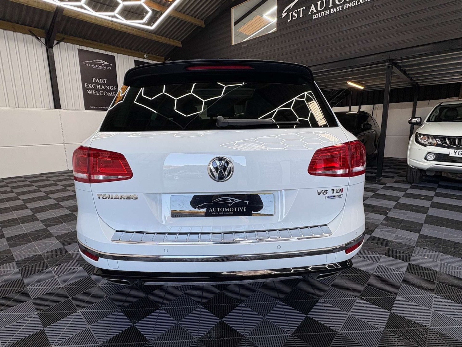 Used Volkswagen Touareg 2016 for sale - 76693594: Photo 12