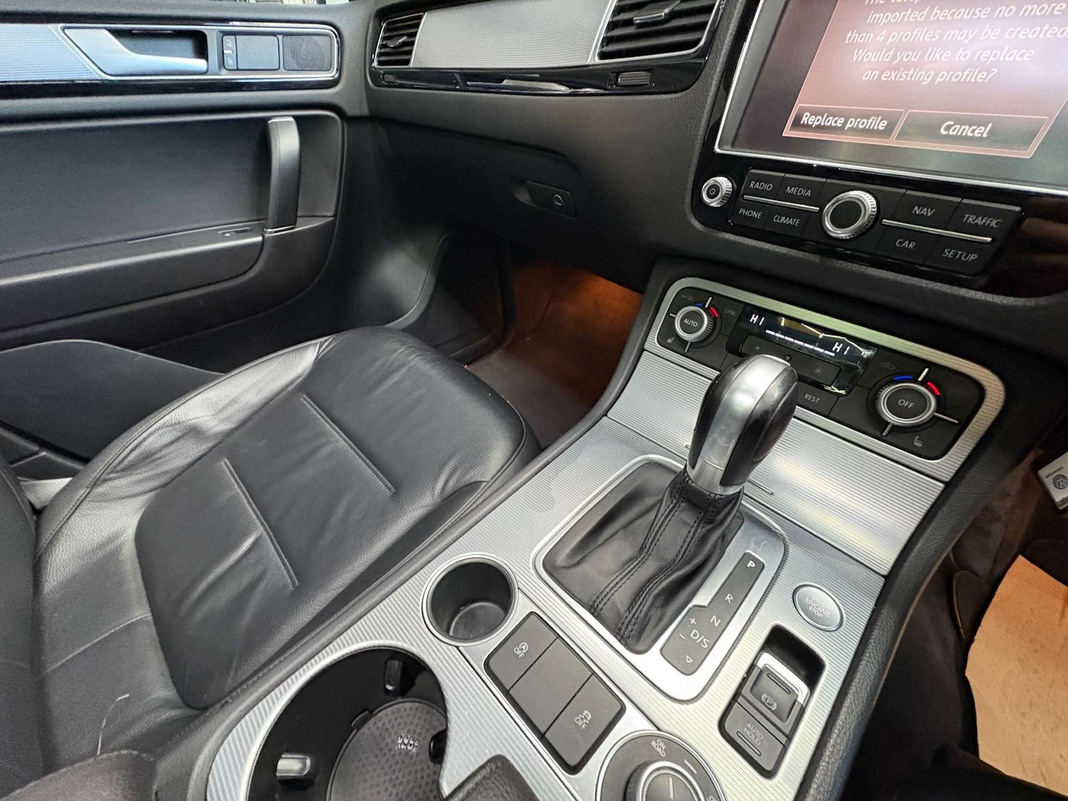 Used Volkswagen Touareg 2016 for sale - 76693594: Photo 18