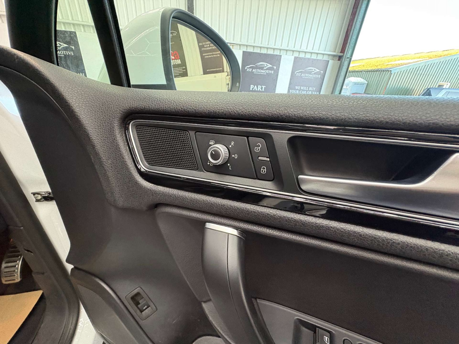 Used Volkswagen Touareg 2016 for sale - 76693594: Photo 22