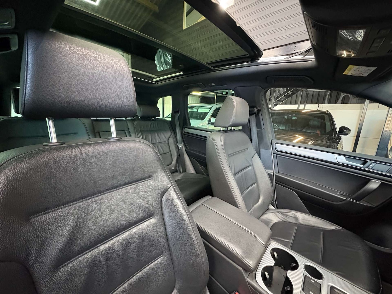 Used Volkswagen Touareg 2016 for sale - 76693594: Photo 25