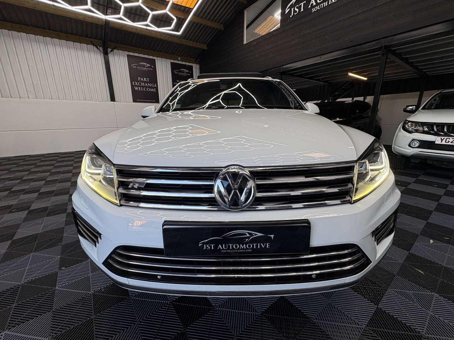 Used Volkswagen Touareg 2016 for sale - 76693594: Photo 5