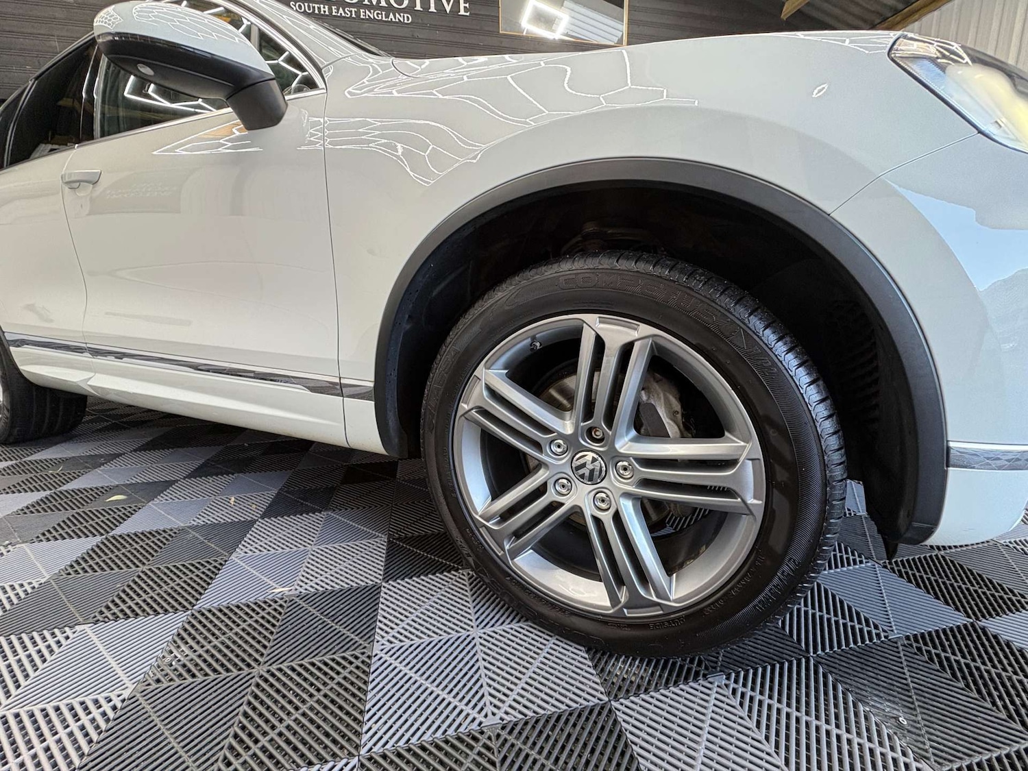 Used Volkswagen Touareg 2016 for sale - 76693594: Photo 8