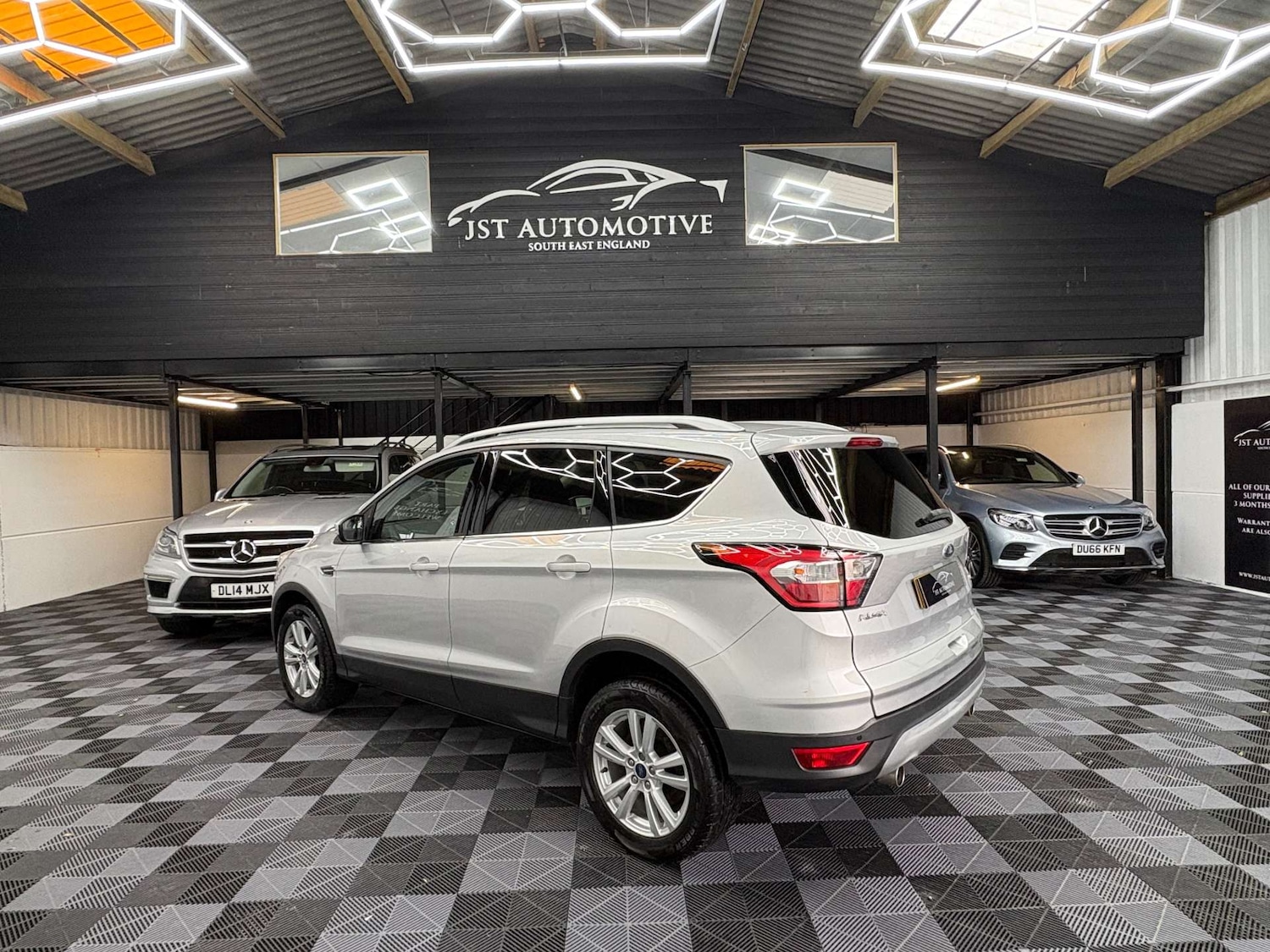 Used Ford Kuga 2019 for sale - 76720435: Photo 2