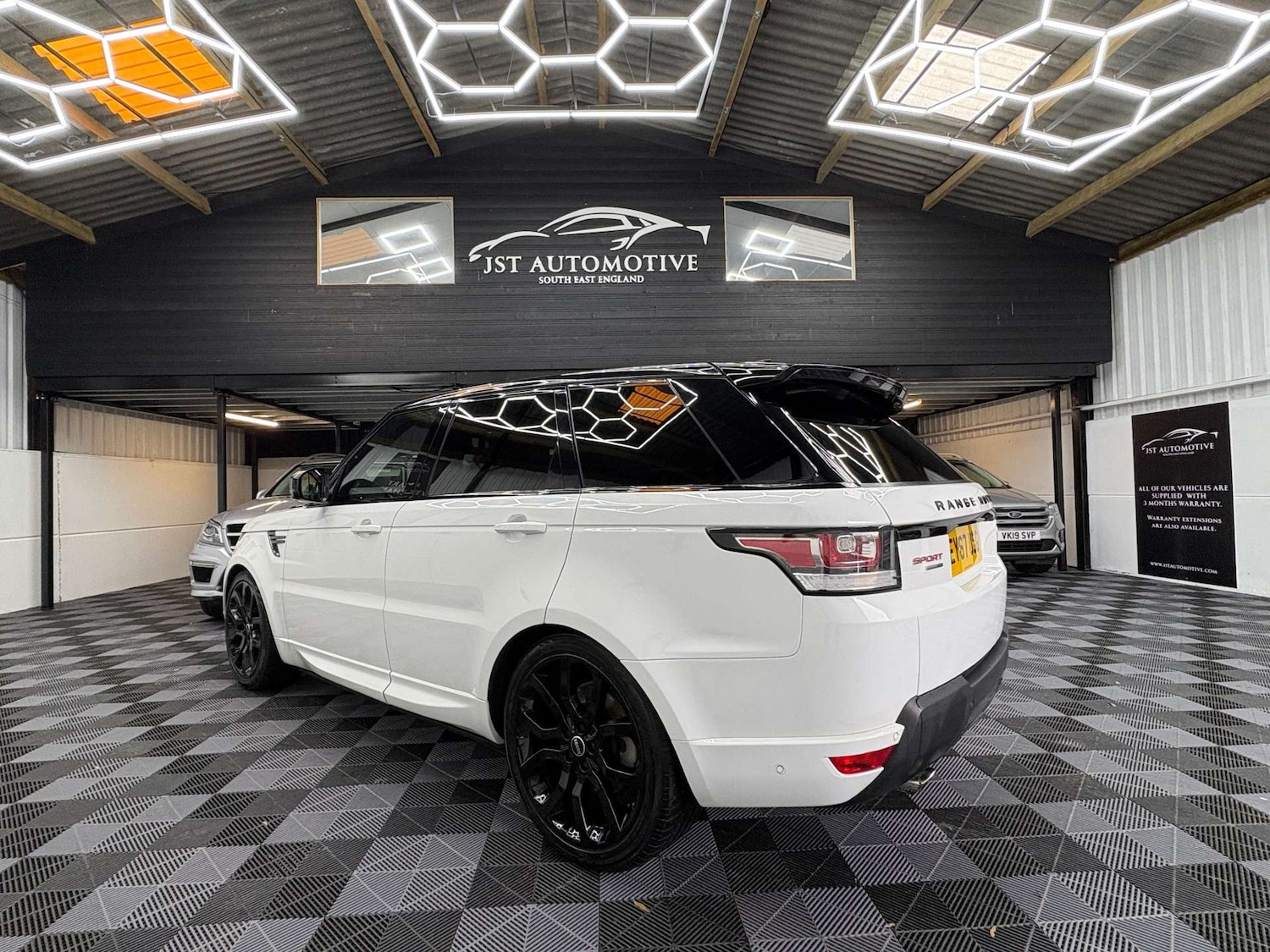 Used Land Rover Range Rover Sport 2017 for sale - 76859430: Photo 11