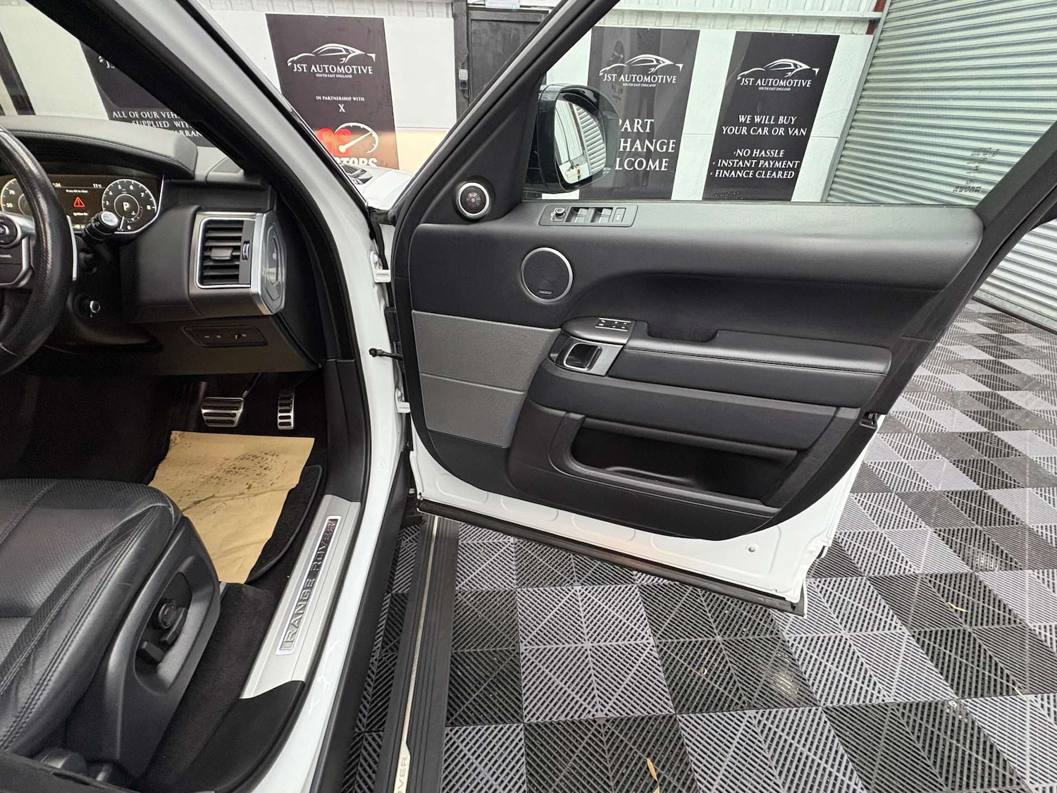 Used Land Rover Range Rover Sport 2017 for sale - 76859430: Photo 35