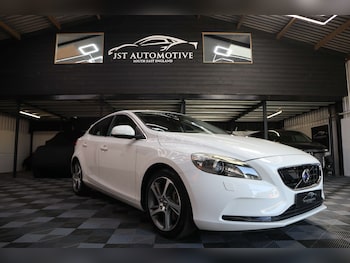 Used Volvo V40 2015 for sale - 79162685: Photo