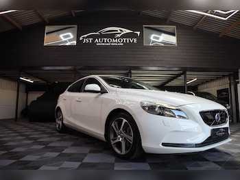 Used Volvo V40 2015 for sale - 79162685: Photo