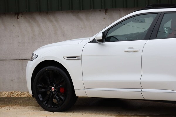 Used Jaguar F-Pace 2017 for sale - 76304390: Photo 18