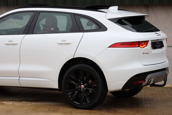 Used Jaguar F-Pace 2017 for sale - 76304390: Photo 19