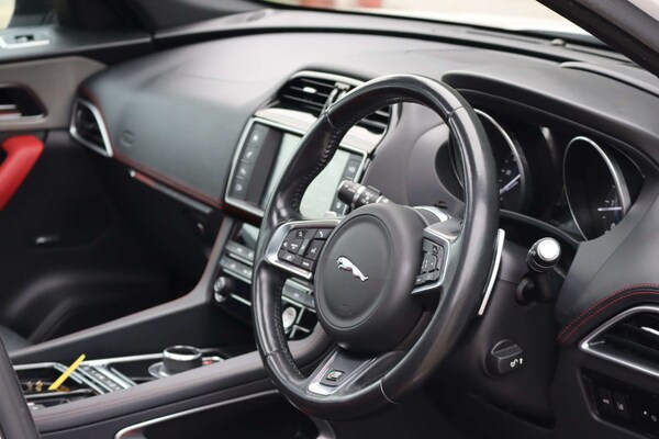 Used Jaguar F-Pace 2017 for sale - 76304390: Photo 24