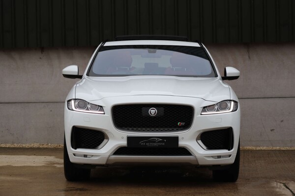 Used Jaguar F-Pace 2017 for sale - 76304390: Photo 2