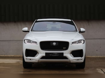 Used Jaguar F-Pace 2017 for sale - 76304390: Photo 2