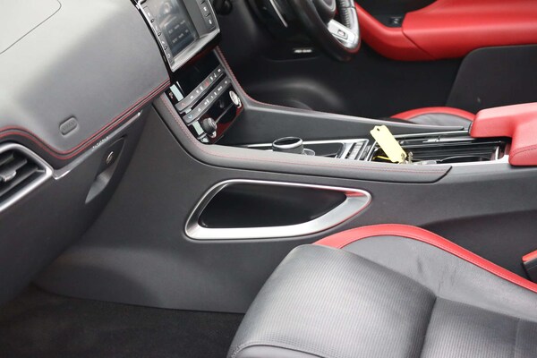 Used Jaguar F-Pace 2017 for sale - 76304390: Photo 33