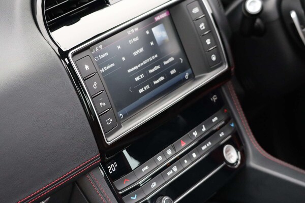 Used Jaguar F-Pace 2017 for sale - 76304390: Photo 35
