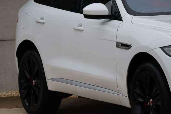 Used Jaguar F-Pace 2017 for sale - 76304390: Photo 9