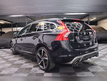 Used Volvo V60 2015 for sale - 78596087: Photo