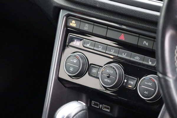 Used Volkswagen T-Roc 2019 for sale - 76304391: Photo 33