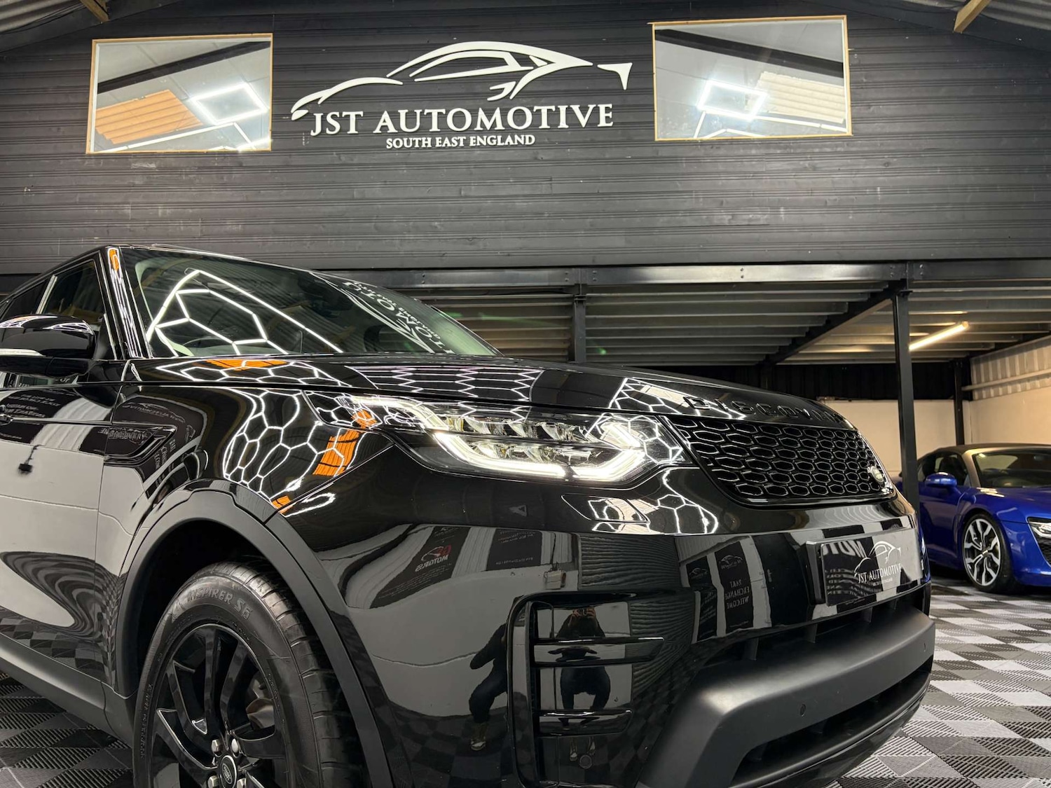 Used Land Rover Discovery 2017 for sale - 76404386: Photo 11