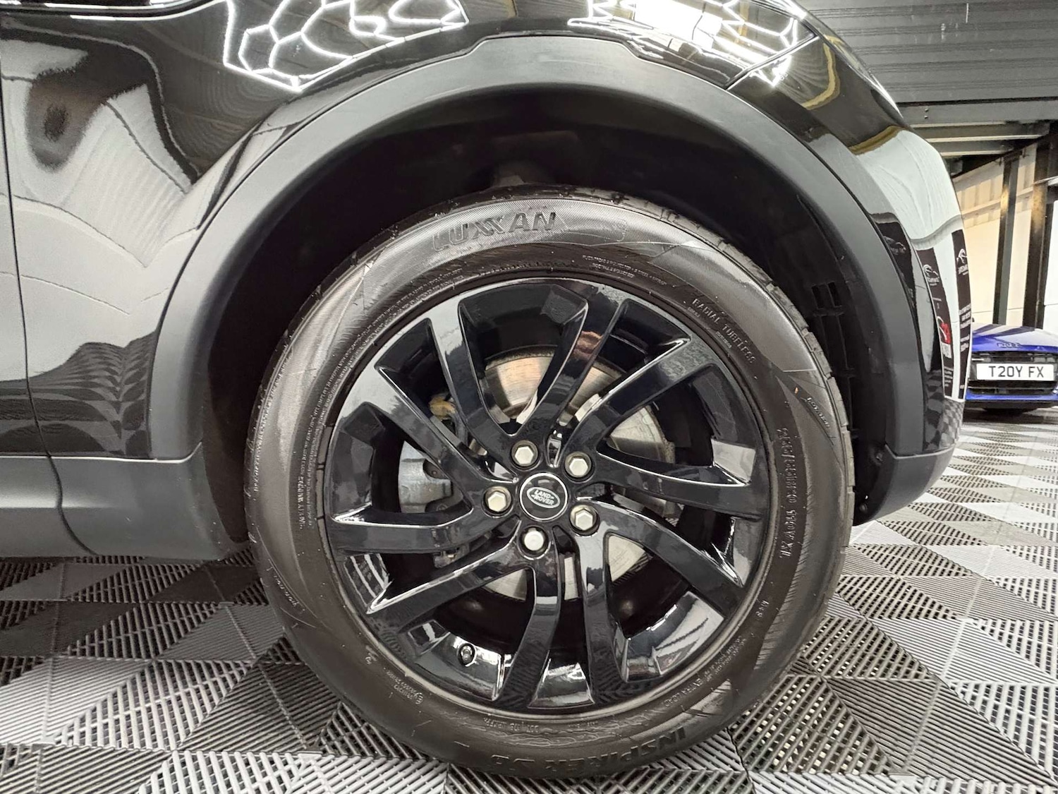 Used Land Rover Discovery 2017 for sale - 76404386: Photo 18