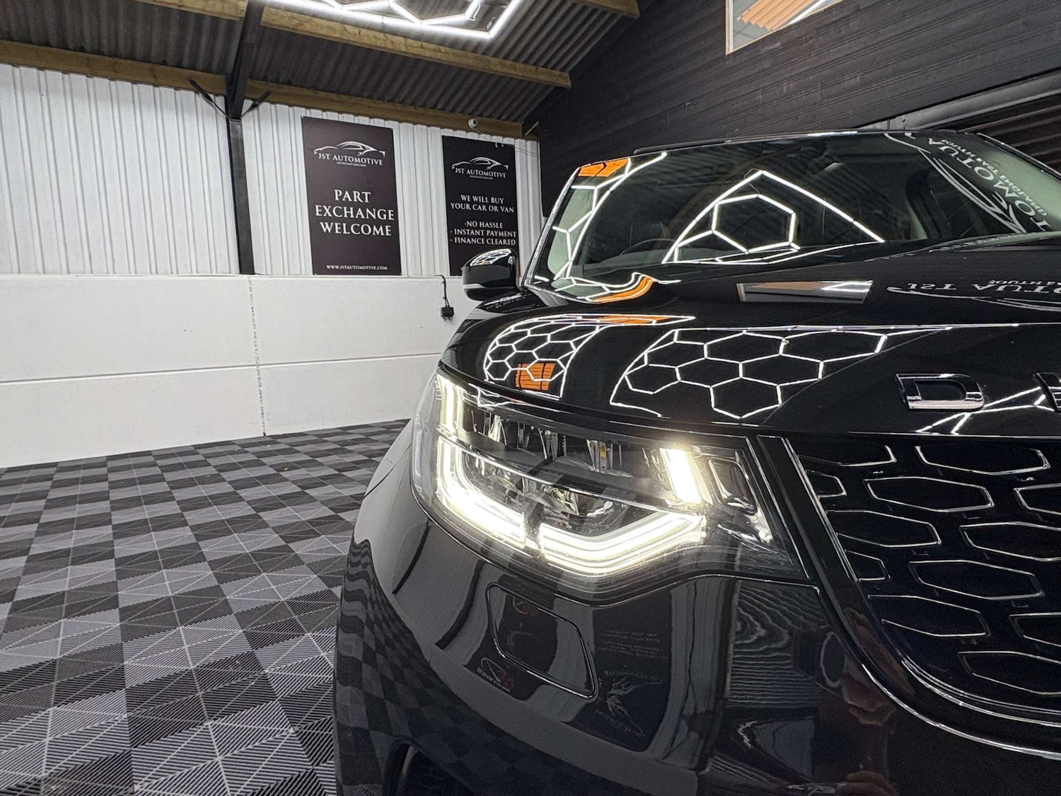 Used Land Rover Discovery 2017 for sale - 76404386: Photo 26