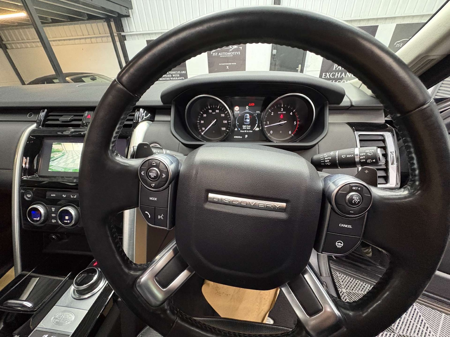 Used Land Rover Discovery 2017 for sale - 76404386: Photo 29