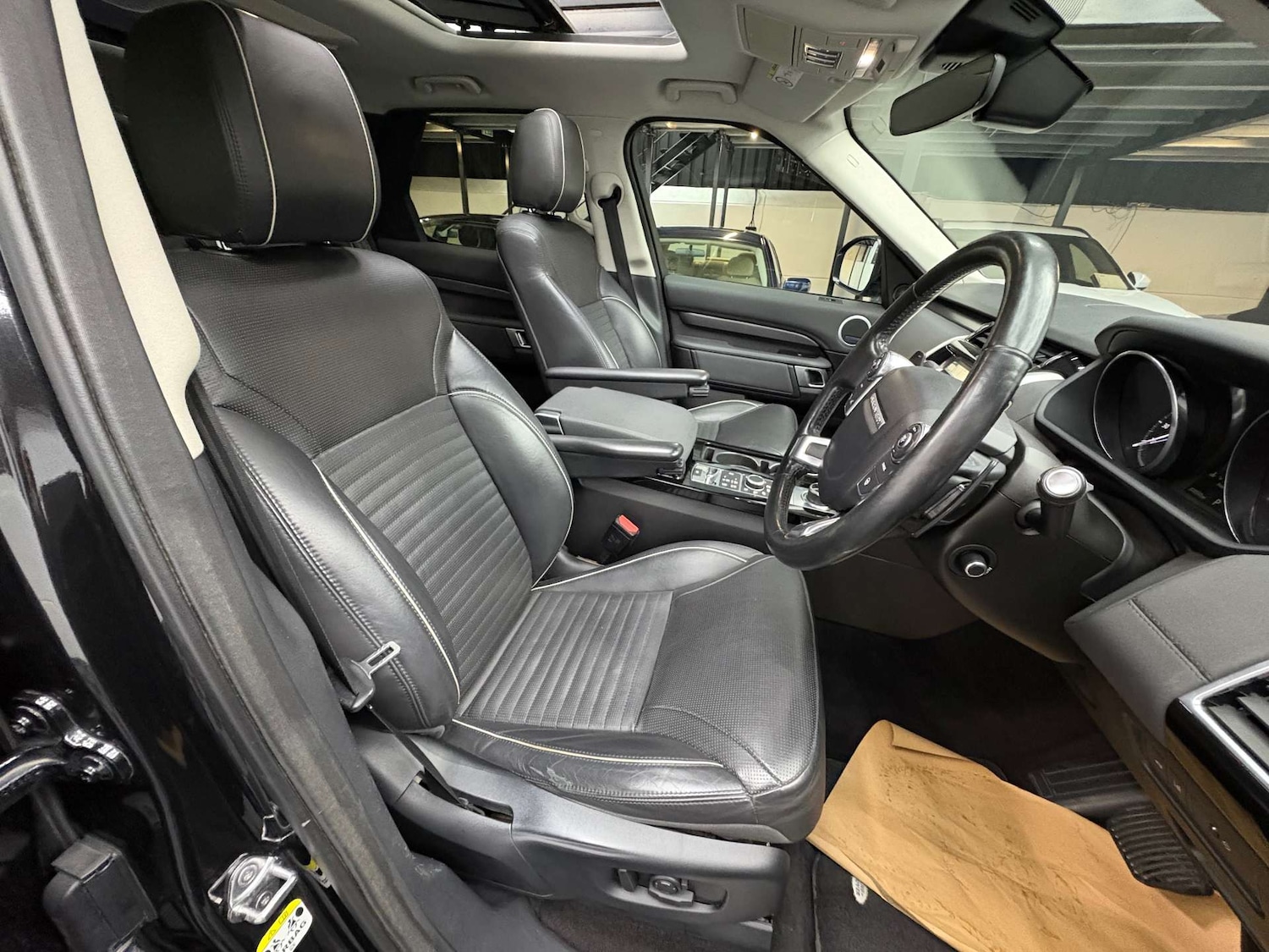 Used Land Rover Discovery 2017 for sale - 76404386: Photo 33