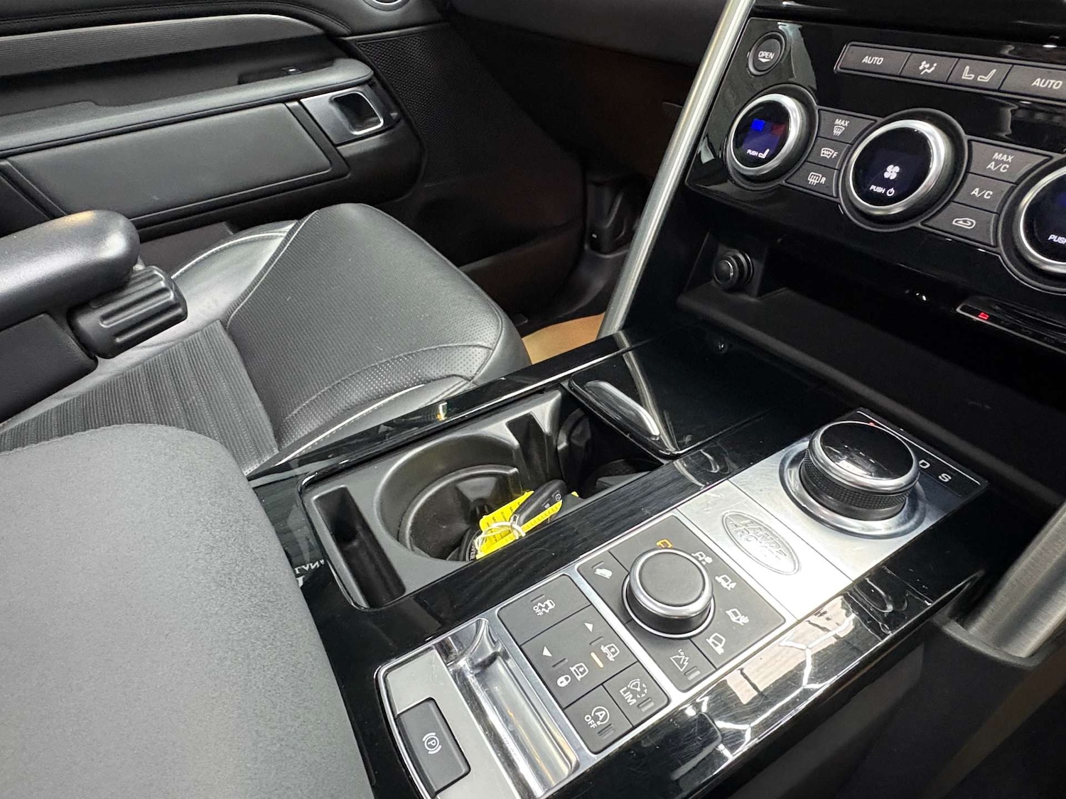 Used Land Rover Discovery 2017 for sale - 76404386: Photo 35