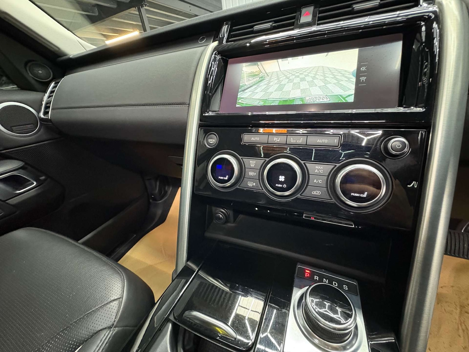 Used Land Rover Discovery 2017 for sale - 76404386: Photo 37