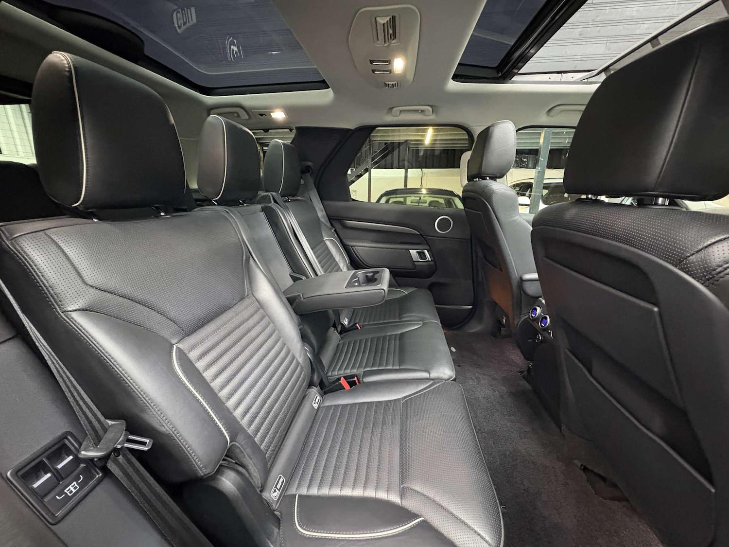 Used Land Rover Discovery 2017 for sale - 76404386: Photo 38