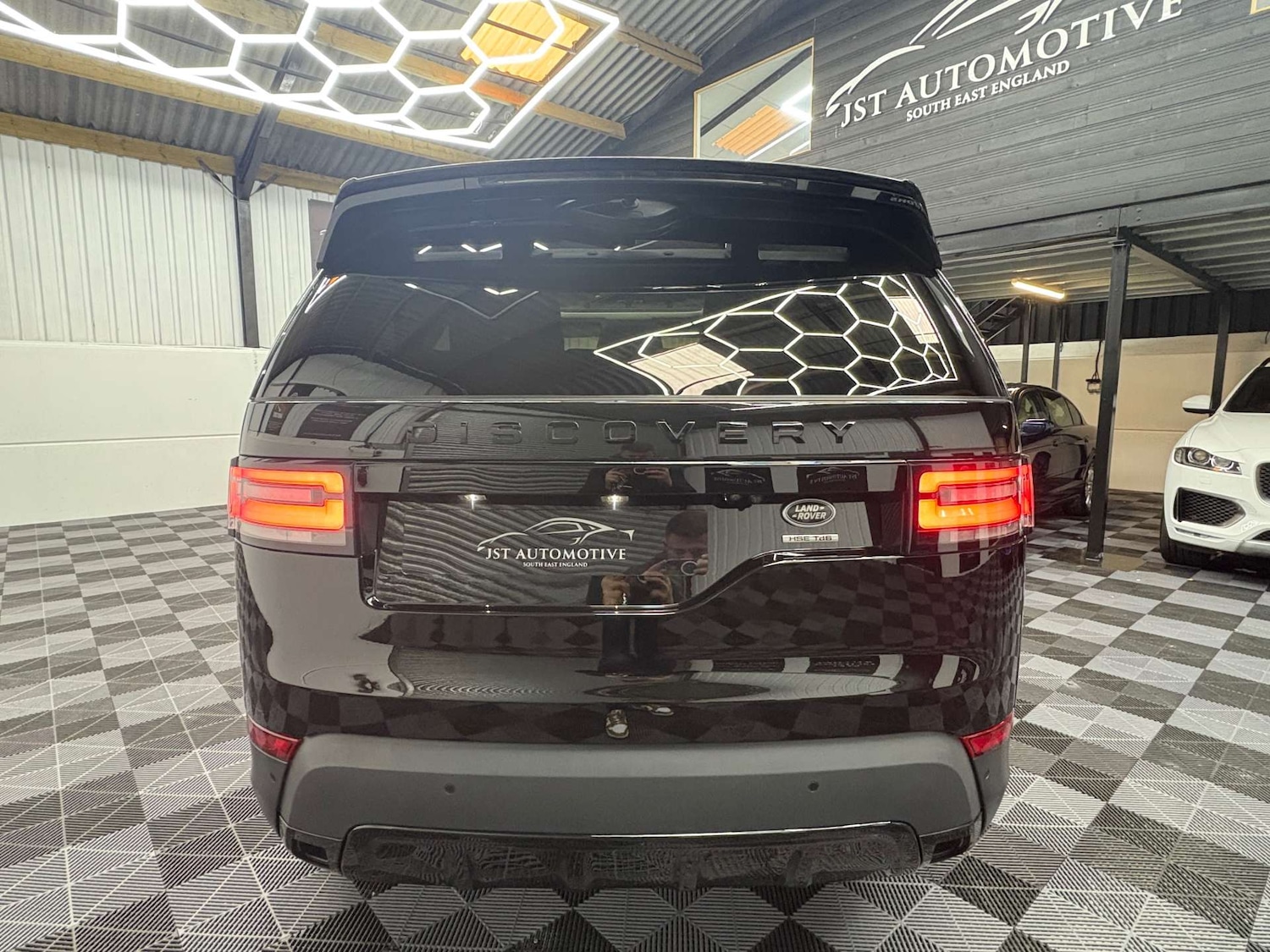 Used Land Rover Discovery 2017 for sale - 76404386: Photo 9