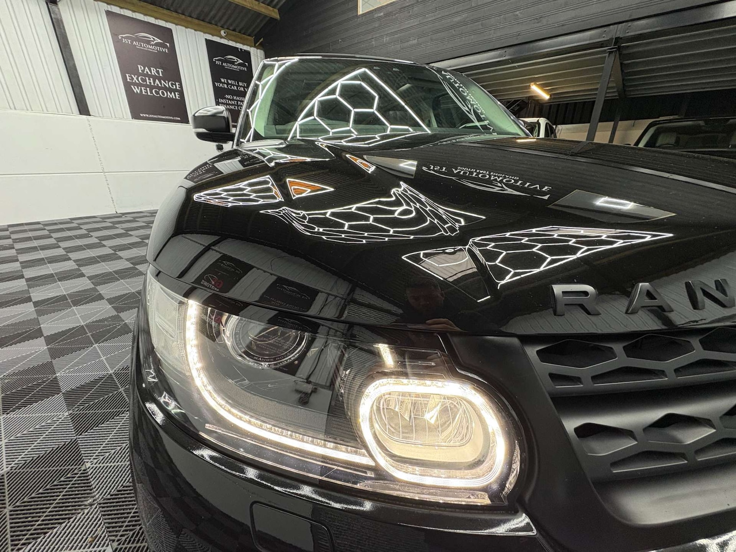 Used Land Rover Range Rover Sport 2017 for sale - 76829769: Photo 10