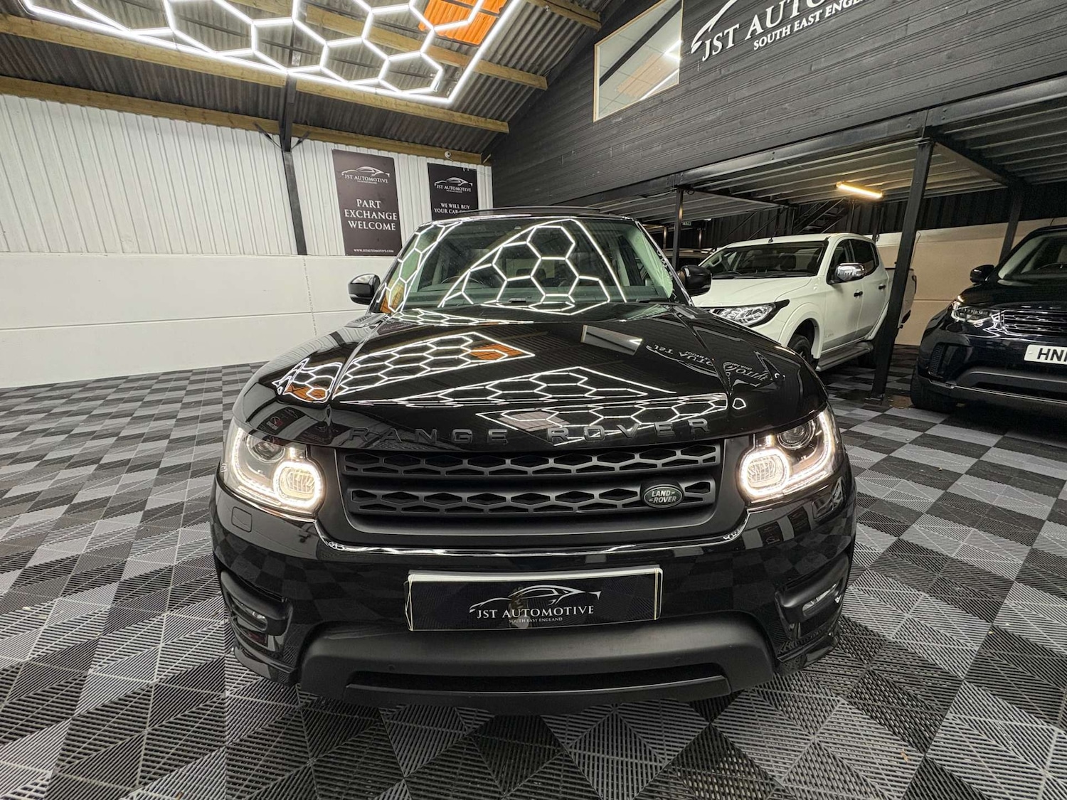 Used Land Rover Range Rover Sport 2017 for sale - 76829769: Photo 13