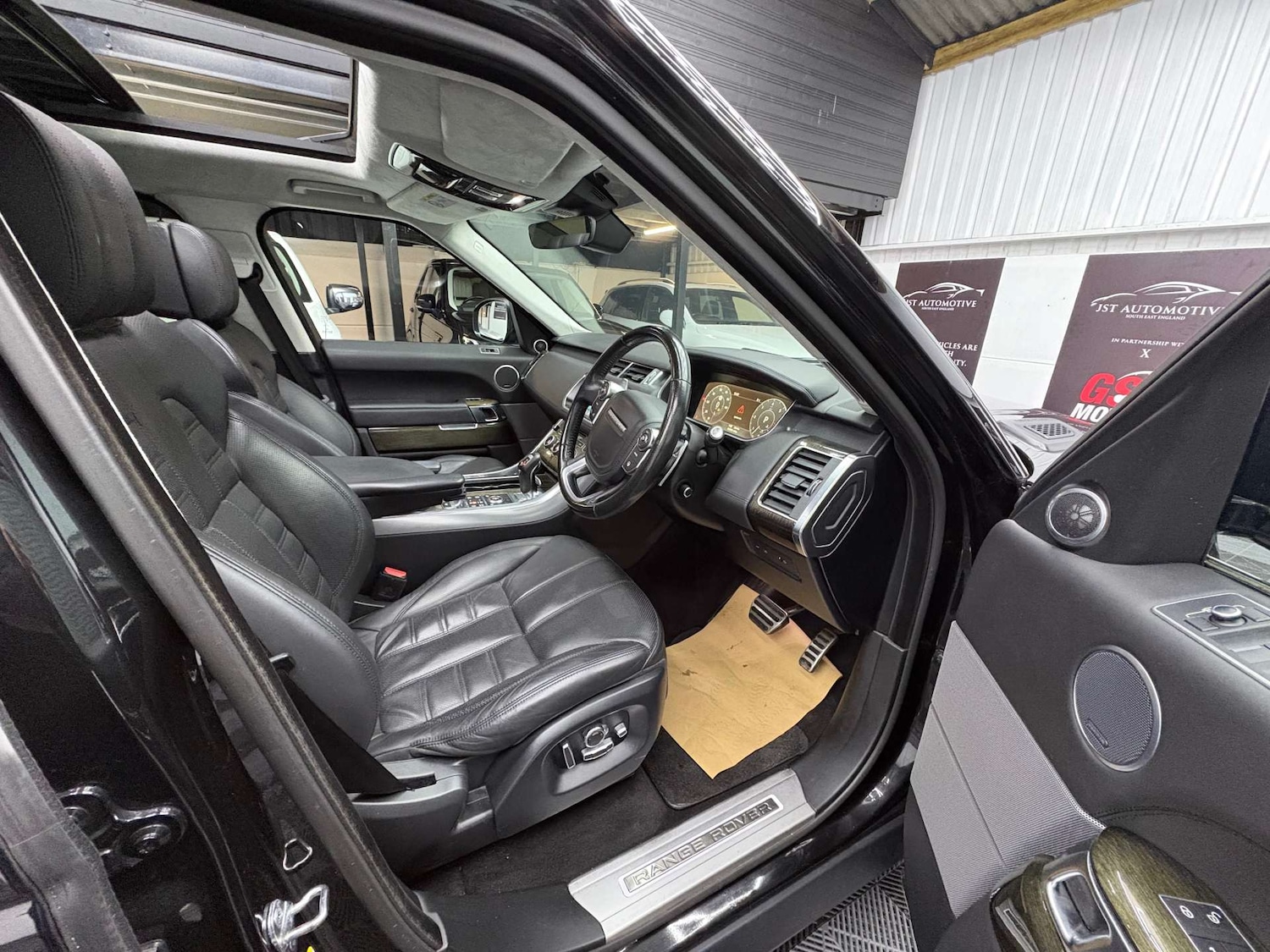 Used Land Rover Range Rover Sport 2017 for sale - 76829769: Photo 22