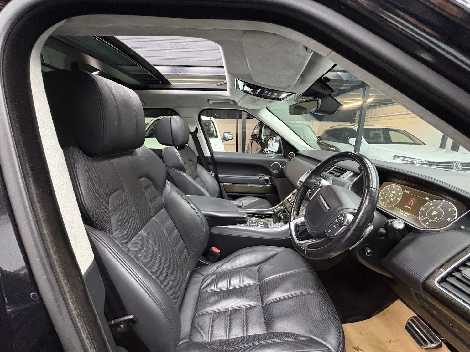 Used Land Rover Range Rover Sport 2017 for sale - 76829769: Photo 28