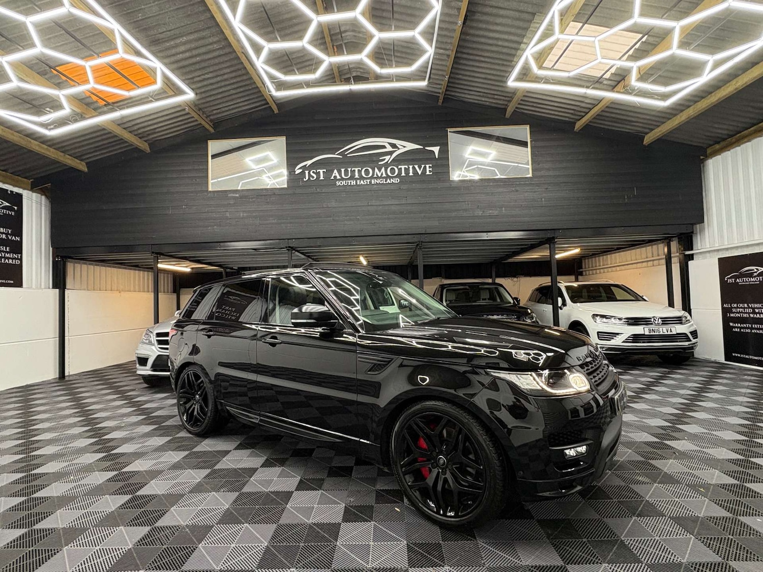 Used Land Rover Range Rover Sport 2017 for sale - 76829769: Photo 3