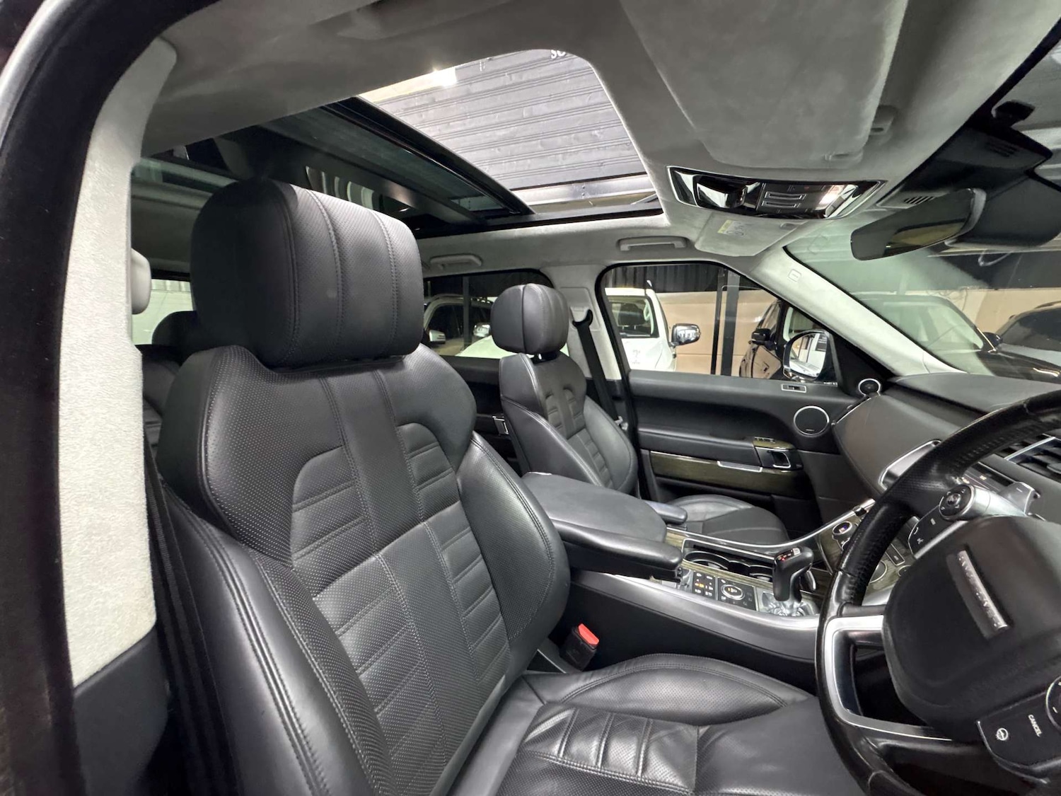 Used Land Rover Range Rover Sport 2017 for sale - 76829769: Photo 32