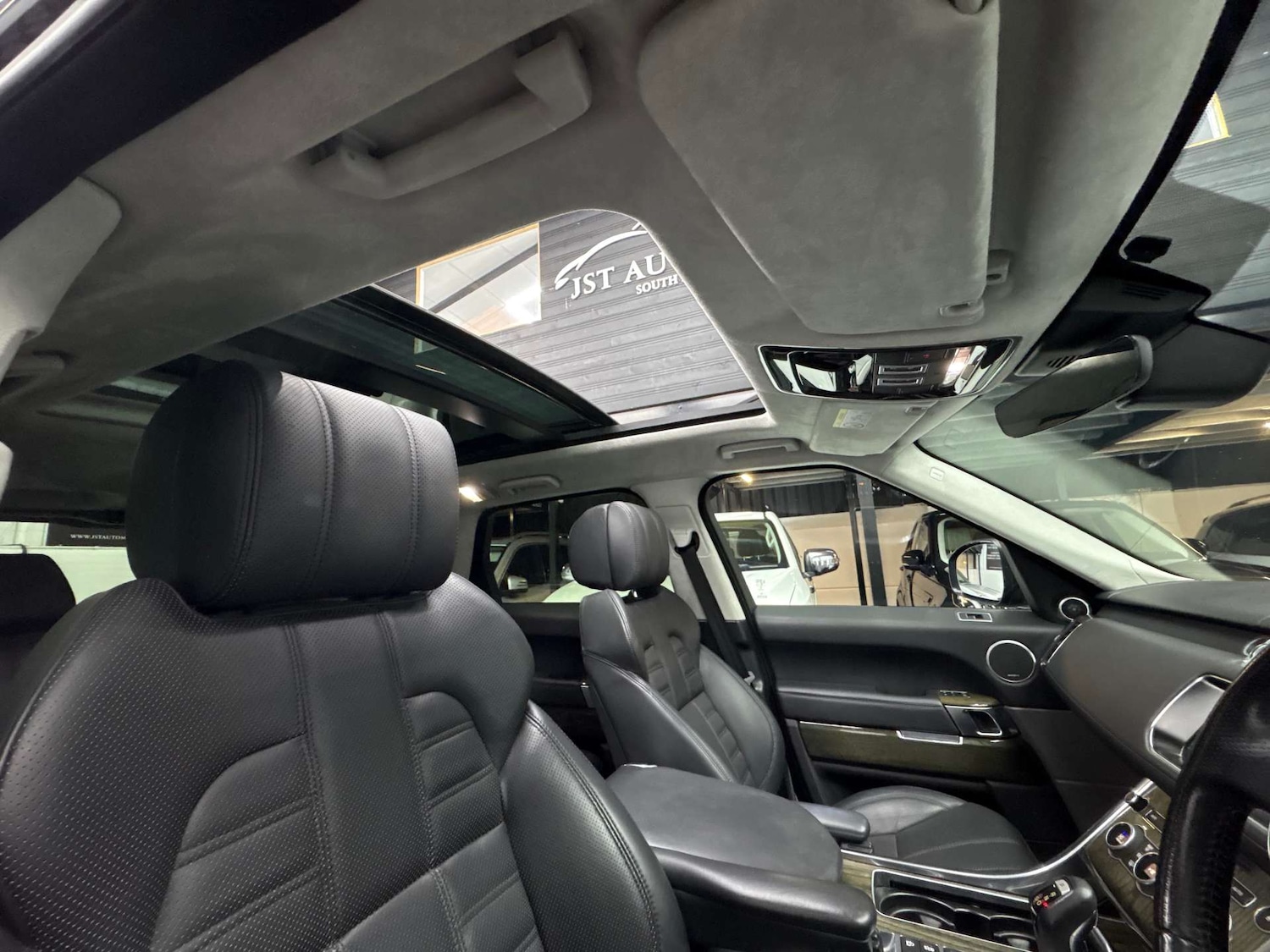 Used Land Rover Range Rover Sport 2017 for sale - 76829769: Photo 39