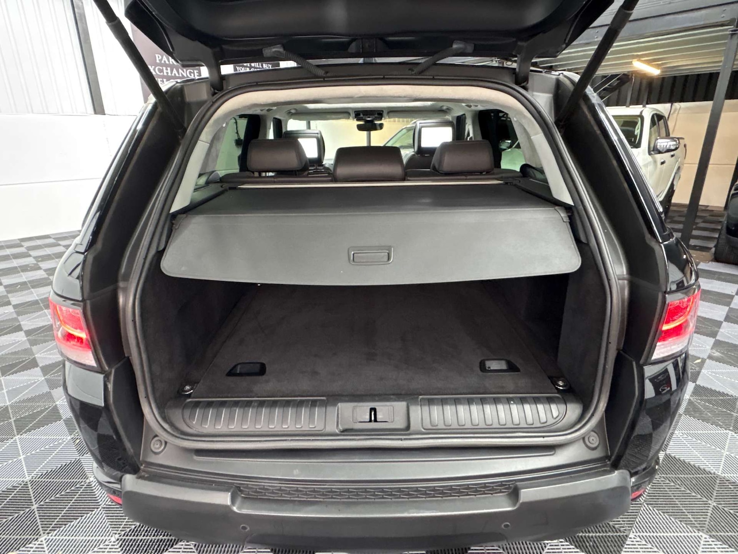 Used Land Rover Range Rover Sport 2017 for sale - 76829769: Photo 40