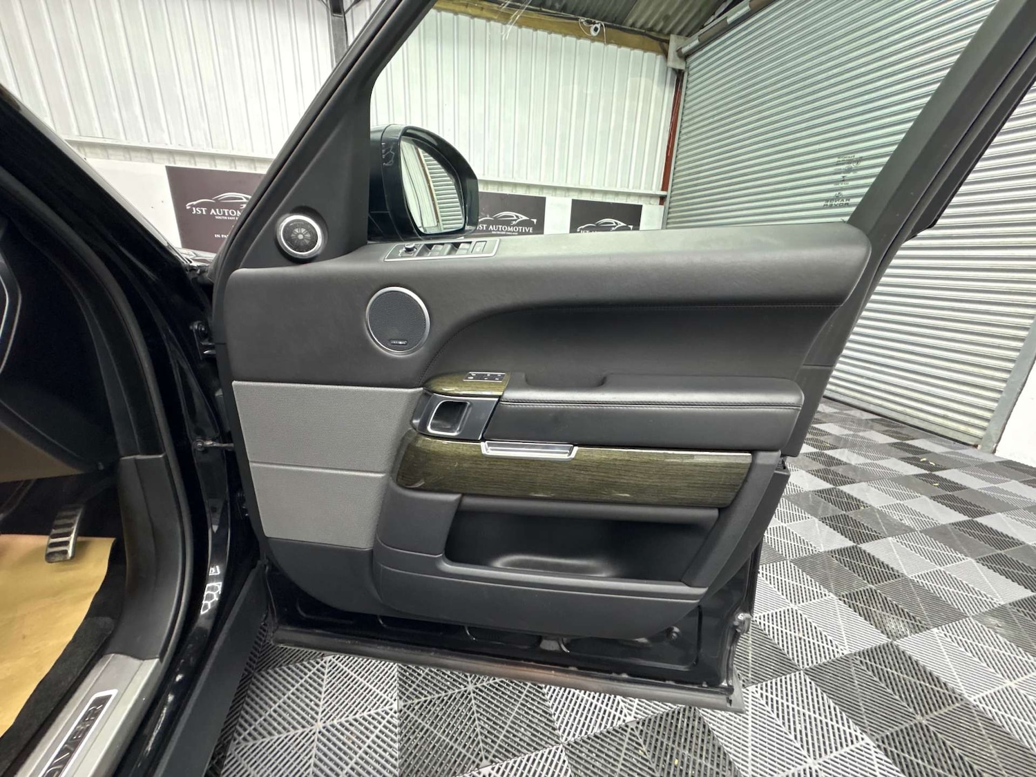 Used Land Rover Range Rover Sport 2017 for sale - 76829769: Photo 42