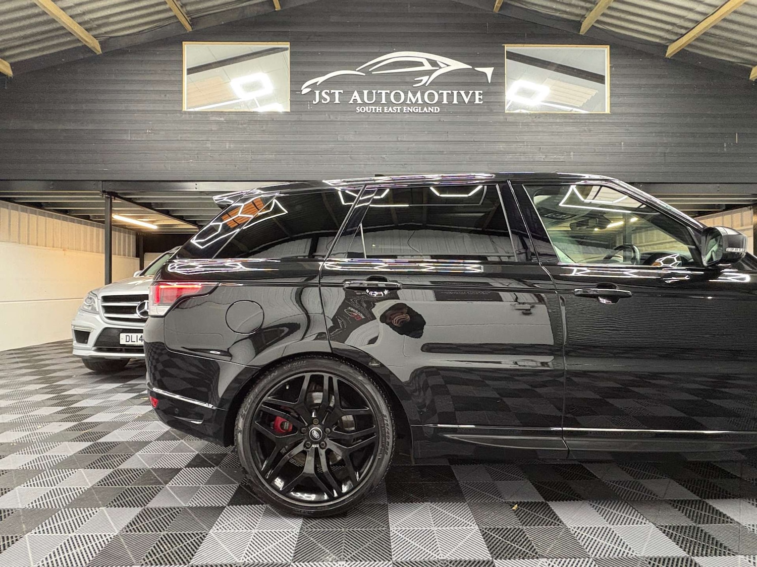 Used Land Rover Range Rover Sport 2017 for sale - 76829769: Photo 6