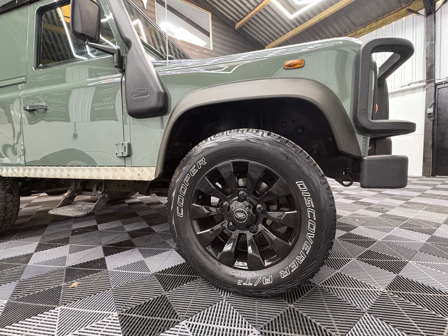 Used Land Rover Defender 2012 for sale - 77655665: Photo 14