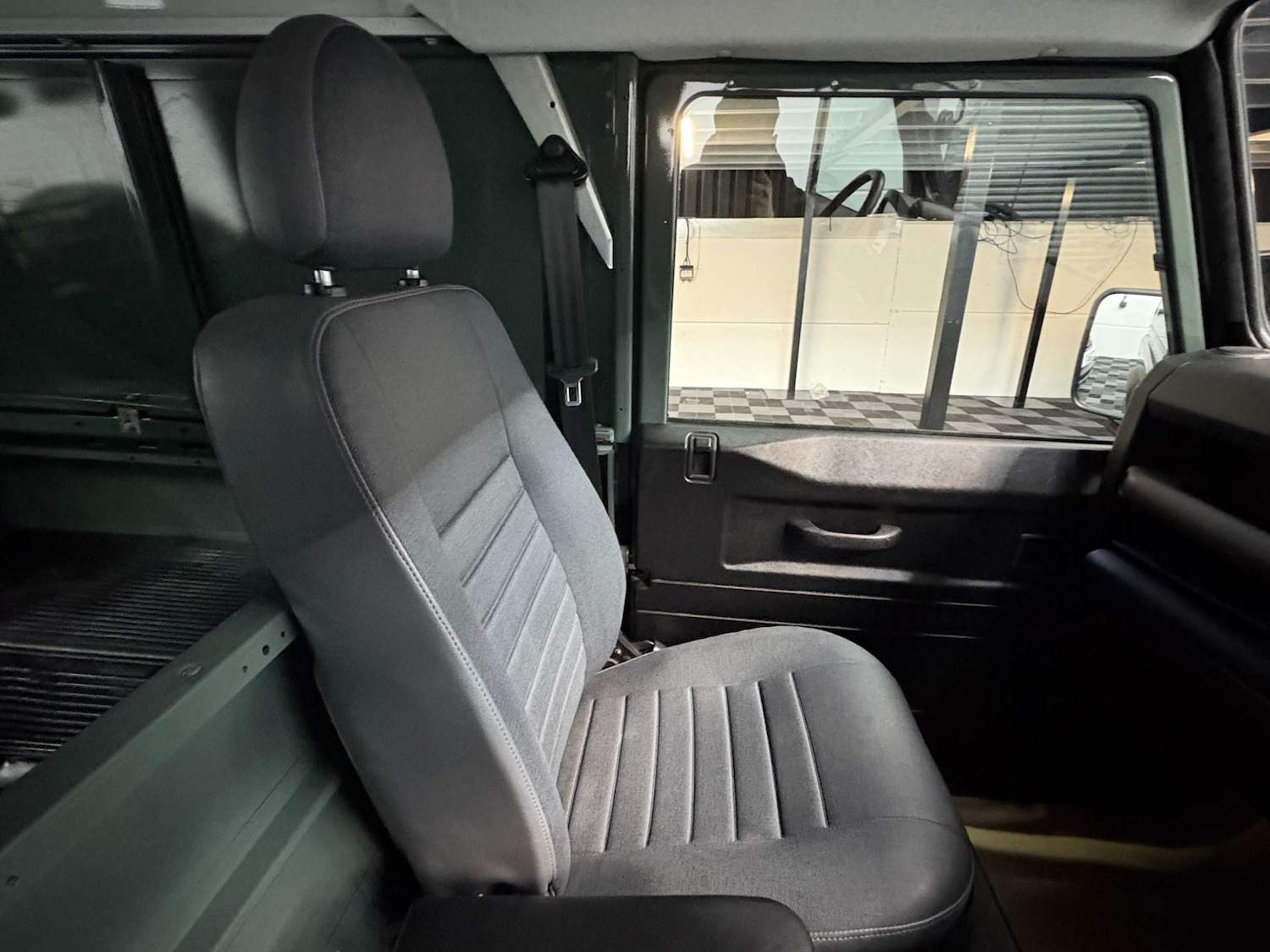 Used Land Rover Defender 2012 for sale - 77655665: Photo 24