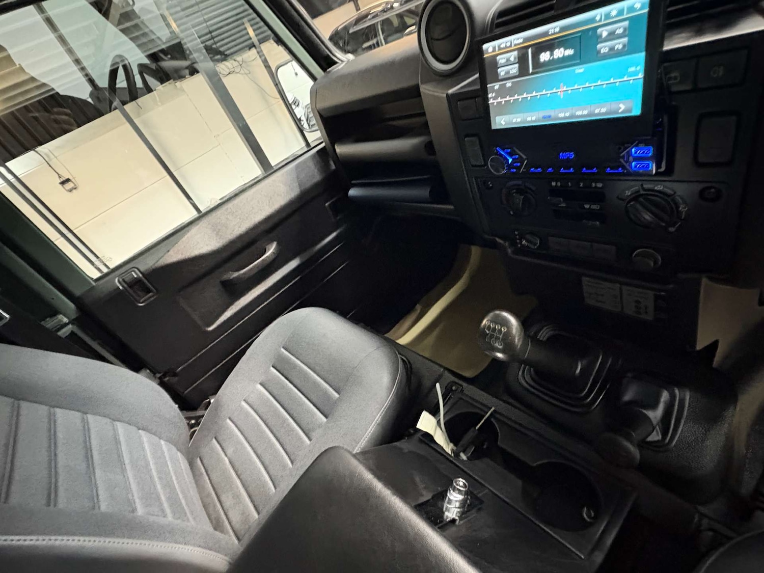 Used Land Rover Defender 2012 for sale - 77655665: Photo 25