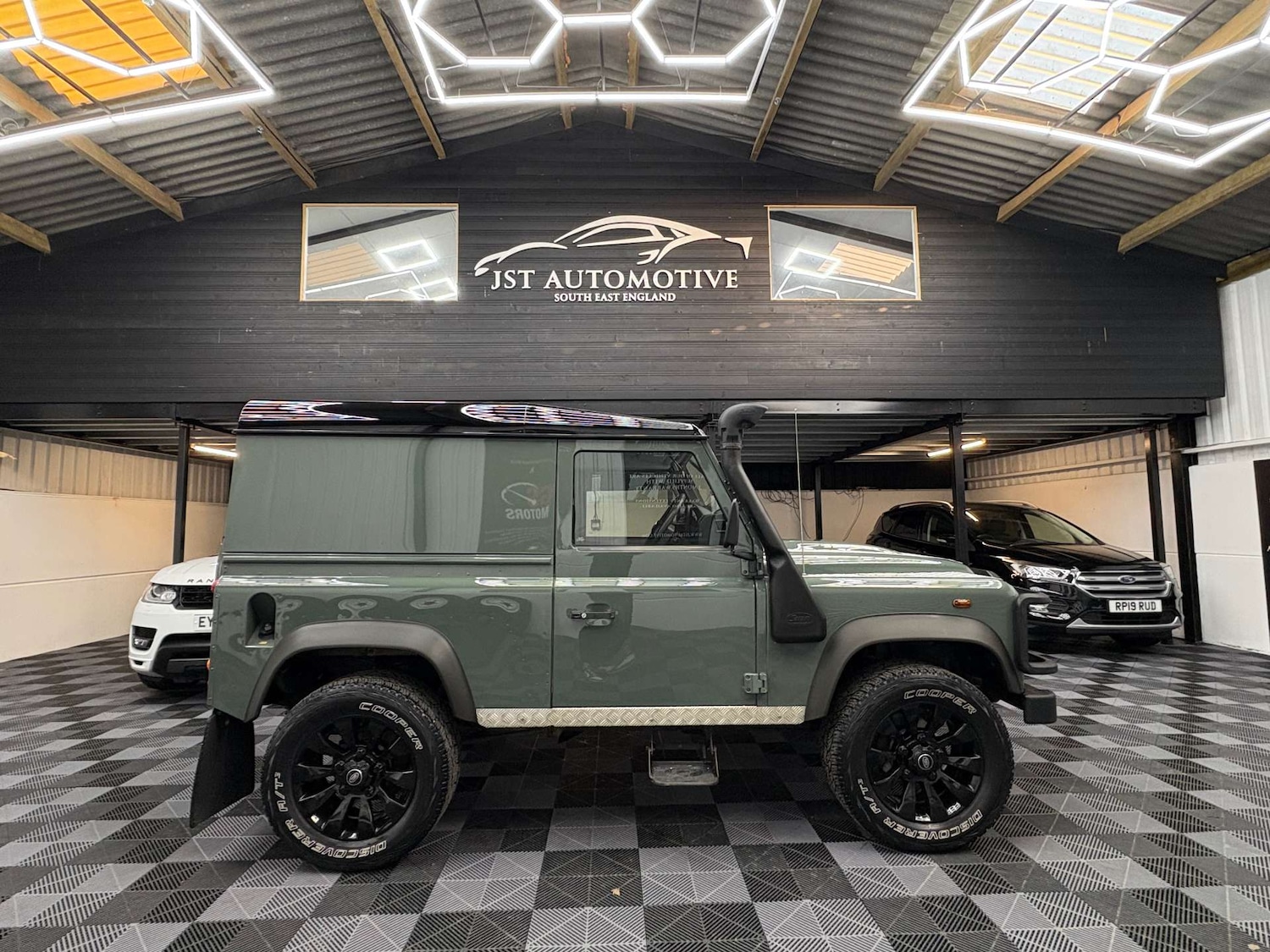 Used Land Rover Defender 2012 for sale - 77655665: Photo 3