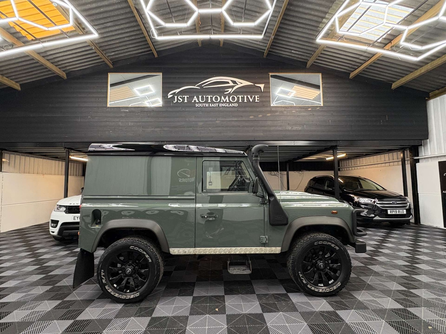 Used Land Rover Defender 2012 for sale - 77655665: Photo 6